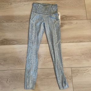 Lululemon grey blue patterned leggings with pockets
